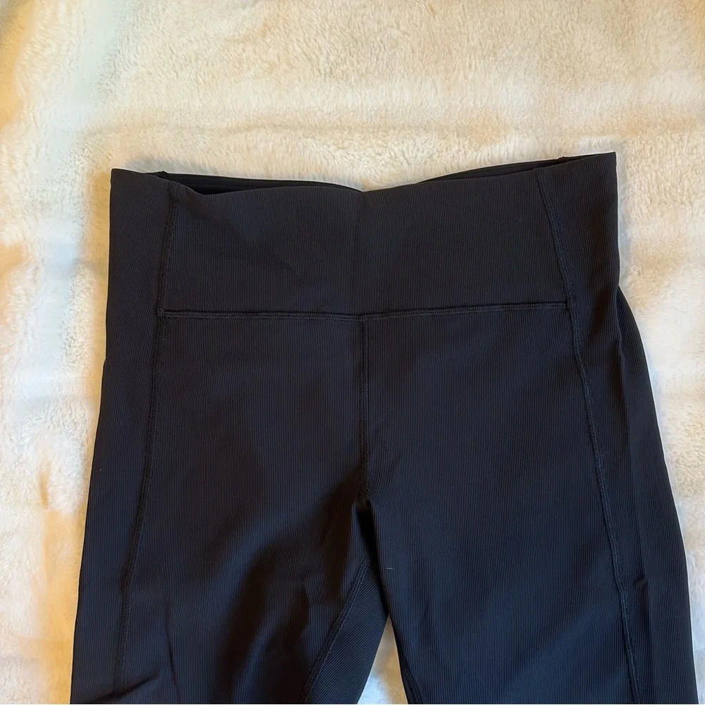 Lululemon Ribbed Countoured Shorts - Picture 5 of 9